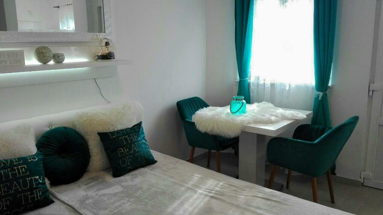 Studio Apartman Vortex Fažana Exterior foto